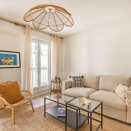 Appartamento In The Heart Of 17th Parigi